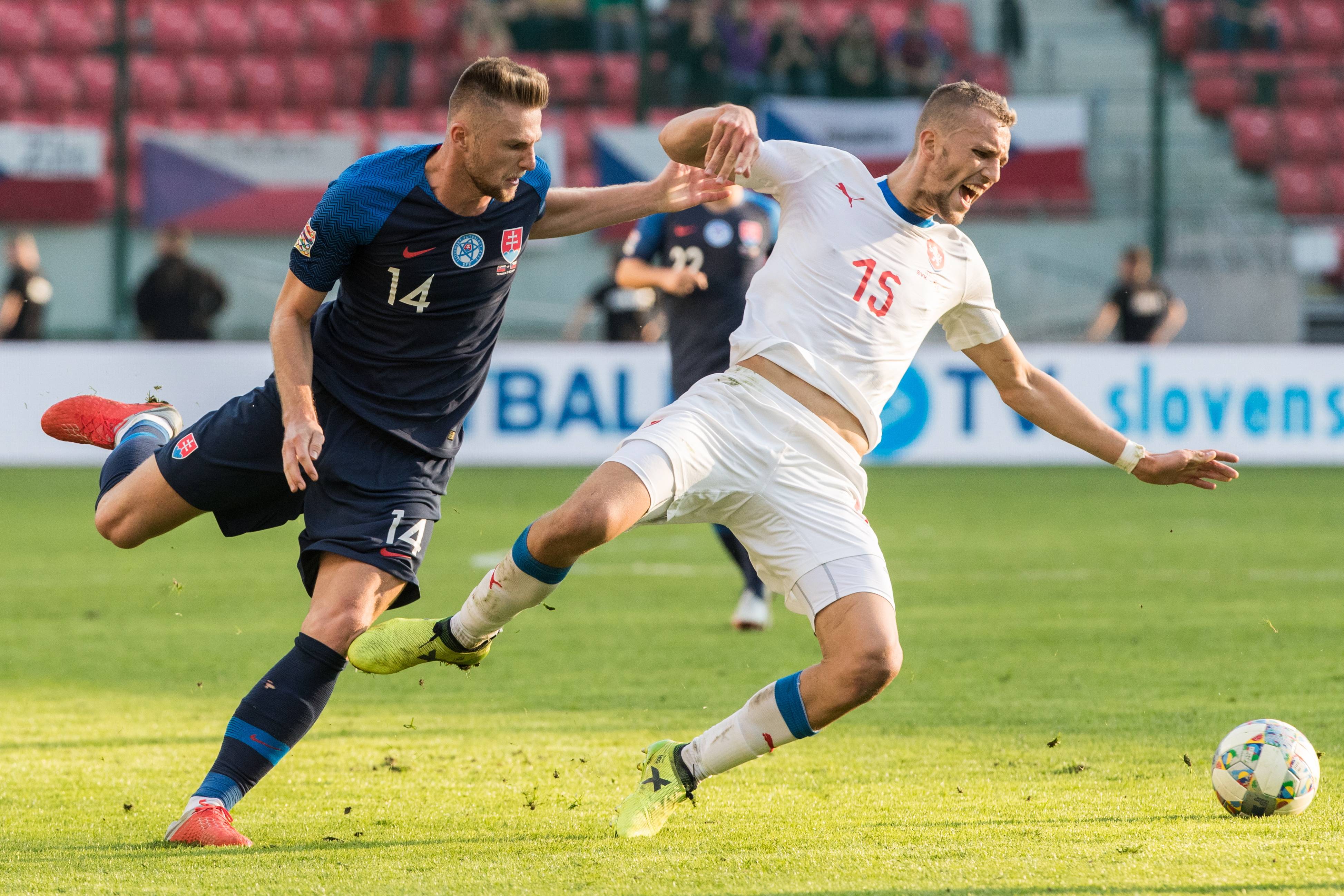 苦战不止！欧洲预赛中的顽强拼搏的简单介绍