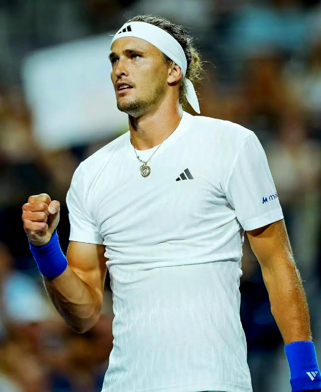 包含德国网球队绝杀英国网球队，兹维列夫送出助攻的词条